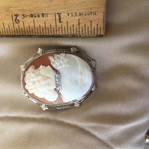 COPY - Cameo brooch beautiful- good condition-